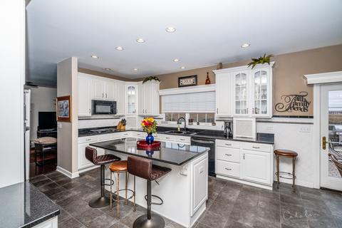 3740 Grayhawk Dr, Algonquin, IL 60102 photo 8
