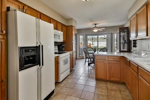 411 Hickory Dr, Davis Junction, IL 61020 photo 10