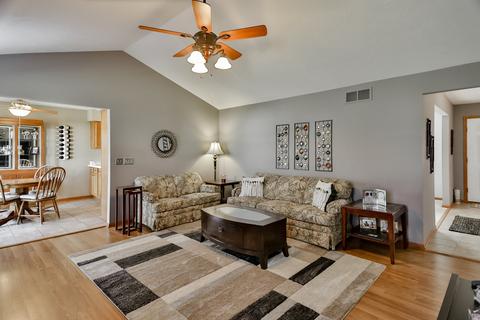 411 Hickory Dr, Davis Junction, IL 61020 photo 5