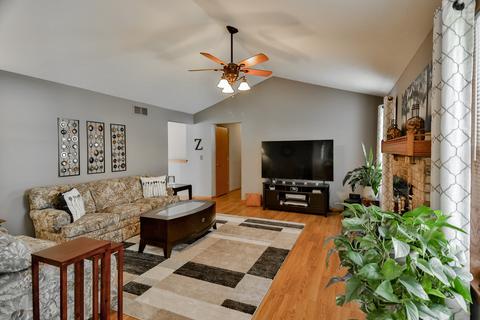 411 Hickory Dr, Davis Junction, IL 61020 photo 4