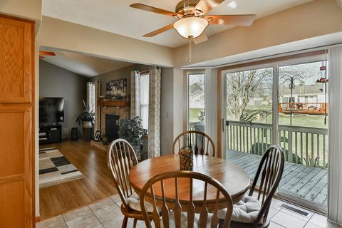 411 Hickory Dr, Davis Junction, IL 61020 photo 7