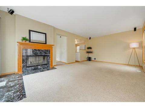 2303 Appleby Dr, Wheaton, IL 60189 photo 9