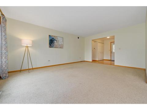 2303 Appleby Dr, Wheaton, IL 60189 photo 8