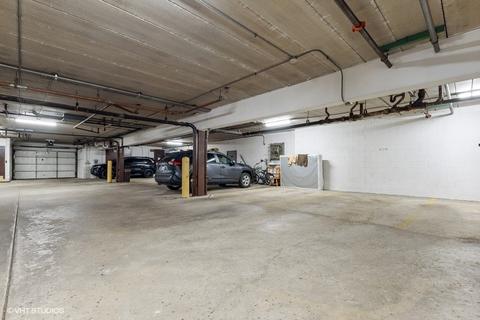 1302 E Washington St #E3, Des Plaines, IL 60016 photo 11