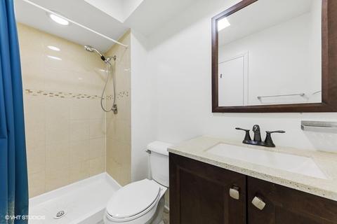 1302 E Washington St #E3, Des Plaines, IL 60016 photo 6