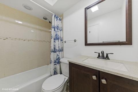 1302 E Washington St #E3, Des Plaines, IL 60016 photo 8