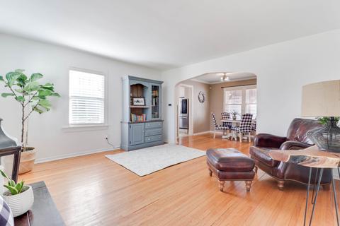 903 N School St, Normal, IL 61761 photo 3