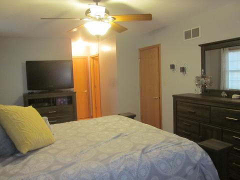 2602 Bryant Blvd, Peru, IL 61354 photo 16