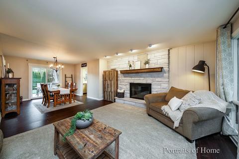 2102 Driving Park Rd, Wheaton, IL 60187 photo 4