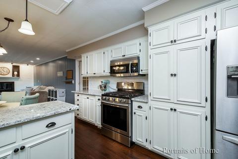 2102 Driving Park Rd, Wheaton, IL 60187 photo 8