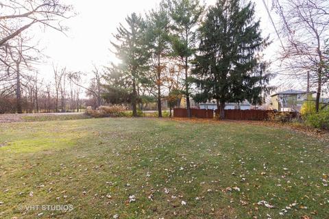 1270 Forest Ave, Aurora, IL 60505 photo 14