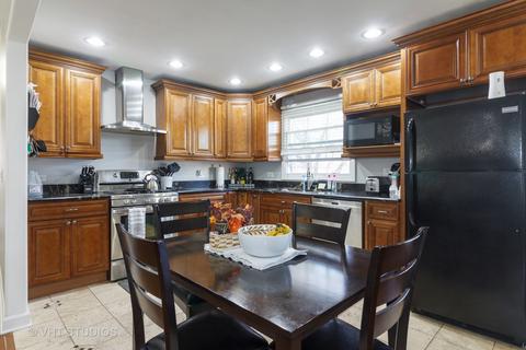 1270 Forest Ave, Aurora, IL 60505 photo 6
