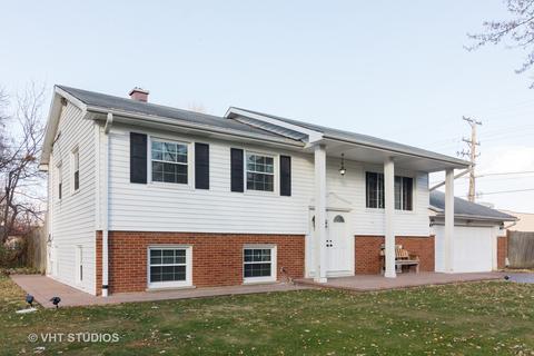 1270 Forest Ave, Aurora, IL 60505 photo 2