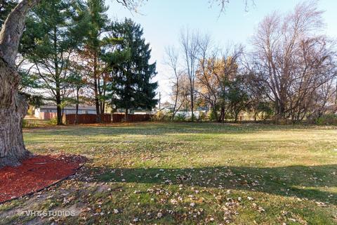 1270 Forest Ave, Aurora, IL 60505 photo 3