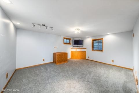 2816 Rolling Meadows Dr, Naperville, IL 60564 photo 12