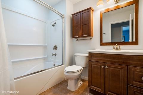 2816 Rolling Meadows Dr, Naperville, IL 60564 photo 9