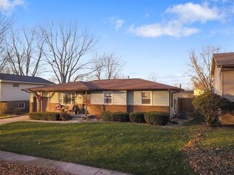 3004 E Washington St, Bloomington, IL 61701 photo 1