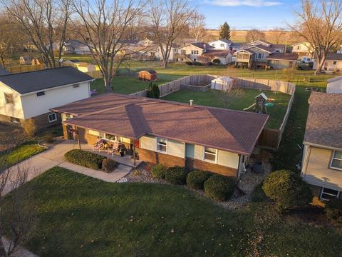 3004 E Washington St, Bloomington, IL 61701 photo 2