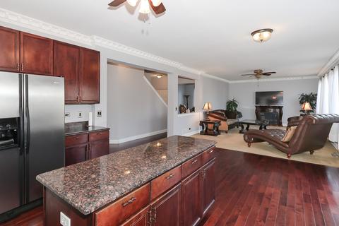 120 Ruzich Dr, Bartlett, IL 60103 photo 9