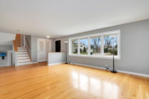 1113 Pfingsten Rd, Glenview, IL 60025 photo 2