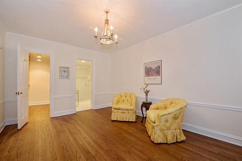 210 E Pearson St #6A, Chicago, IL 60611 photo 9