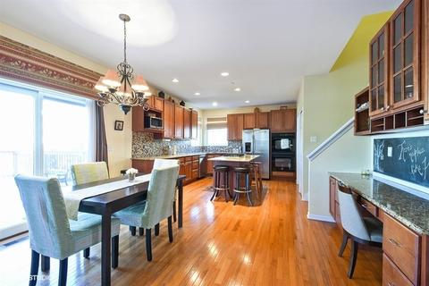 1300 Bison Ln, Hoffman Estates, IL 60192 photo 5