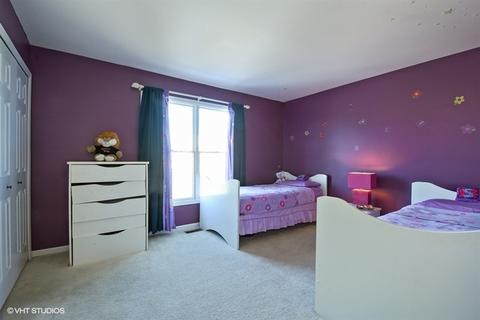 1300 Bison Ln, Hoffman Estates, IL 60192 photo 15