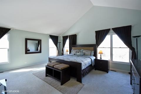 1300 Bison Ln, Hoffman Estates, IL 60192 photo 12