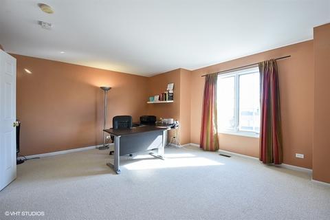 1300 Bison Ln, Hoffman Estates, IL 60192 photo 9