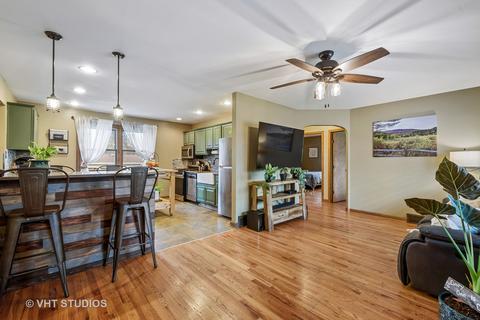 4417 Mapleleaf Dr, Mchenry, IL 60051 photo 2
