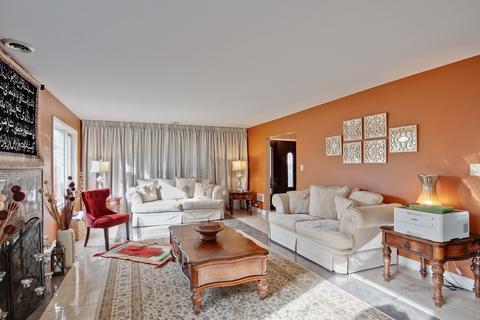 1285 E River Dr, Des Plaines, IL 60018 photo 9