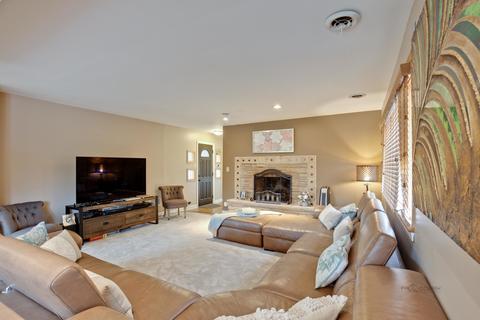 1285 E River Dr, Des Plaines, IL 60018 photo 18