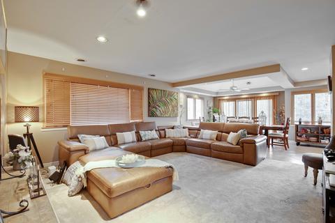 1285 E River Dr, Des Plaines, IL 60018 photo 20