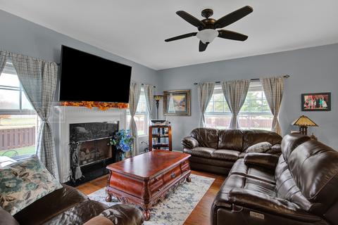 440 E Frontier Dr, Minooka, IL 60447 photo 9