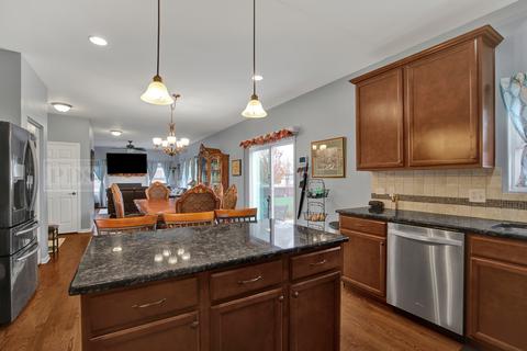 440 E Frontier Dr, Minooka, IL 60447 photo 18