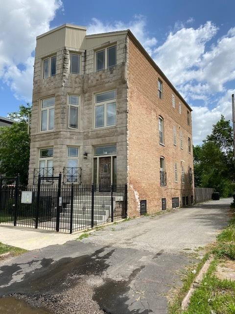 851 E 63rd Pl, Chicago, IL 60637 photo 2