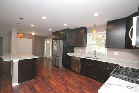 4515 Ashley Dr, Mchenry, IL 60050 photo 3