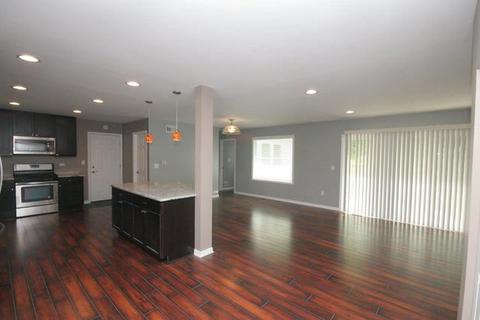 4515 Ashley Dr, Mchenry, IL 60050 photo 5