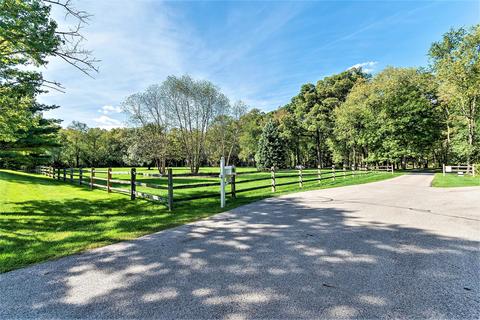 33 W644 White Thorne Rd, Wayne, IL 60184 photo 4