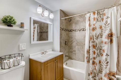 1073 Maple St, Aurora, IL 60506 photo 7