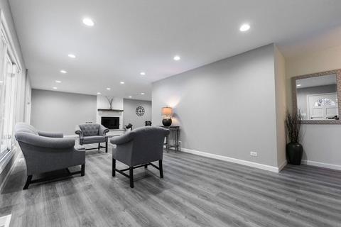 1711 Howard Ct, Wheaton, IL 60187 photo 6