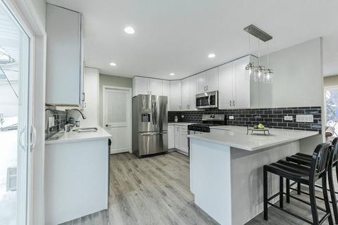 1711 Howard Ct, Wheaton, IL 60187 photo 3