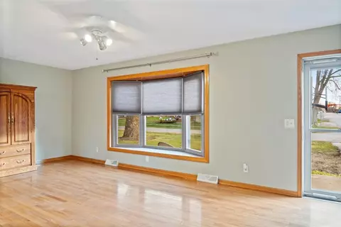 202 E Douglas St, Carlock, IL 61725 photo 5