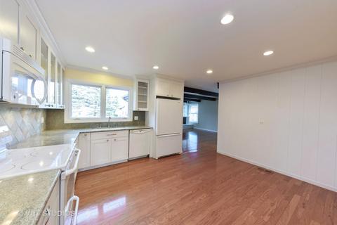 1430 Nottingham Ln, Hoffman Estates, IL 60169 photo 4