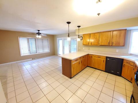 973 W Devils Backbone Rd, Oregon, IL 61061 photo 3