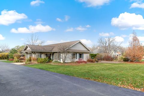 8218 Windsor Ct, Burr Ridge, IL 60527 photo 2