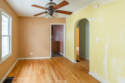 1104 Front St, Aurora, IL 60505 photo 3