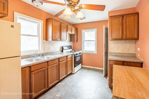 1104 Front St, Aurora, IL 60505 photo 4