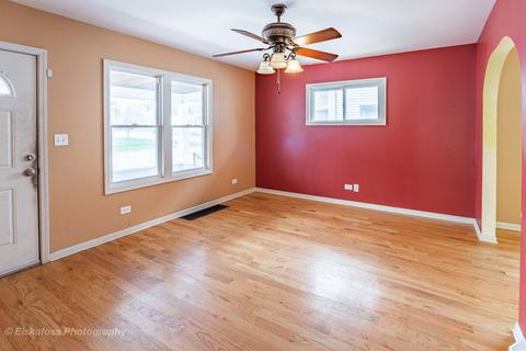 1104 Front St, Aurora, IL 60505 photo 2