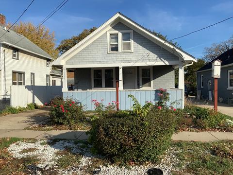 1104 Front St, Aurora, IL 60505 photo 1